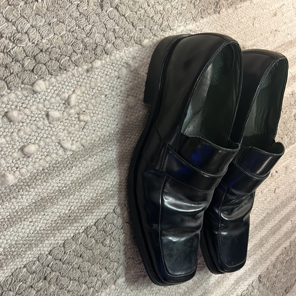 Men’s Kenneth Cole New York black dress shoes - Picture 2 of 6